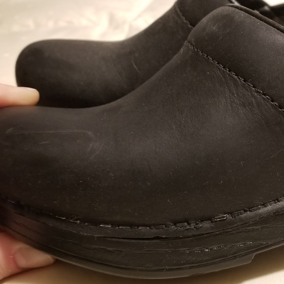 Dansko XP Pro Black Oiled Waterproof Clogs - Picture 3 of 4